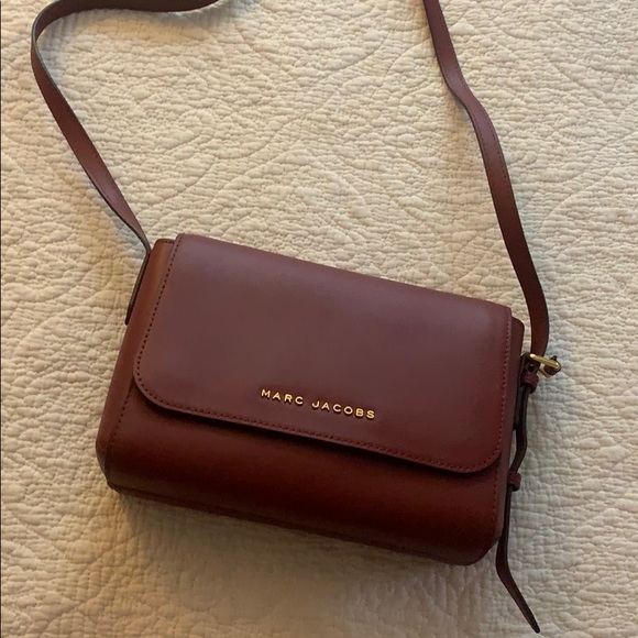 Marc Jacobs Handbags - Marc Jacobs crossbody